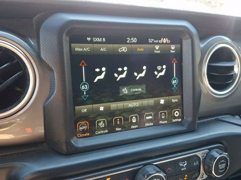 Used 2022 Jeep Wrangler Unlimited Sahara w/ Cold Weather Group AWD/4WD image 18