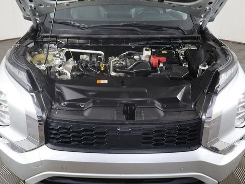 Used 2024 Mitsubishi Outlander SE FWD image 18