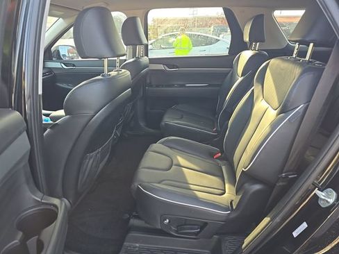 Used 2023 Hyundai Palisade SEL FWD image 11