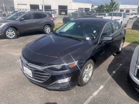 Used 2022 Chevrolet Malibu LS w/ LPO, Convenience Package 1 FWD image 3