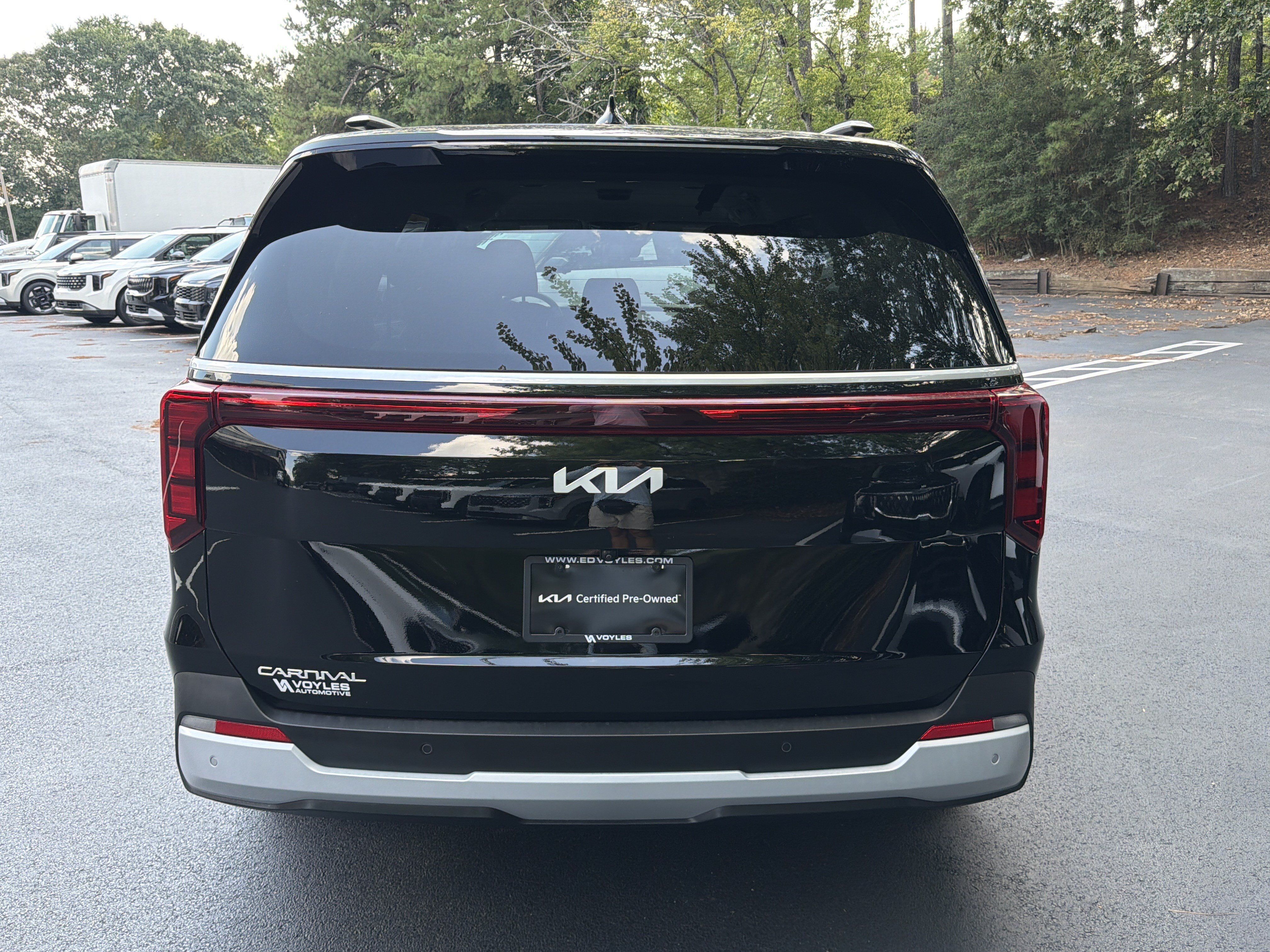 Certified 2026 Kia Carnival EX FWD image 6