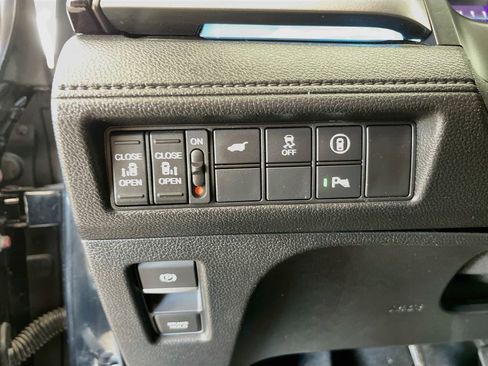 Used 2022 Honda Odyssey Touring image 10