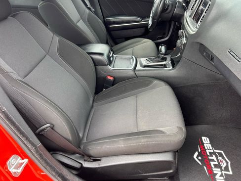 Used 2022 Dodge Charger SXT AWD/4WD image 10