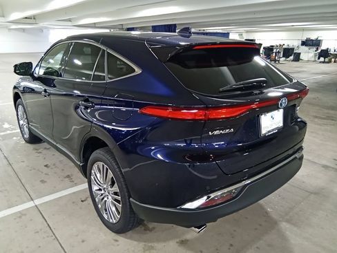 Used 2021 Toyota Venza Limited w/ Advanced Technology Package AWD/4WD image 7