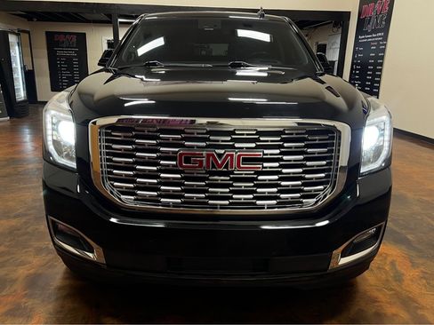 Used 2018 GMC Yukon Denali w/ Denali Ultimate Package AWD/4WD image 4