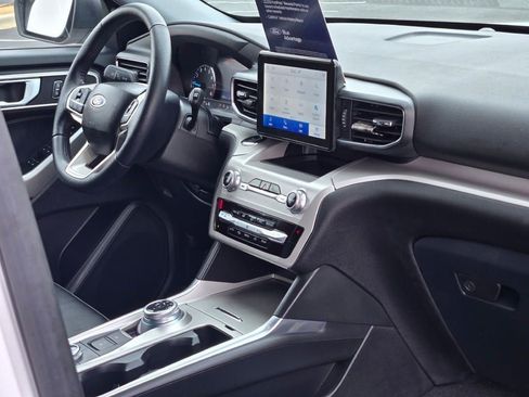 Certified 2023 Ford Explorer XLT w/ Equipment Group 202A image 10