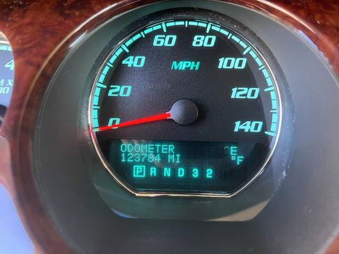 Used 2011 Buick Lucerne CXL image 15