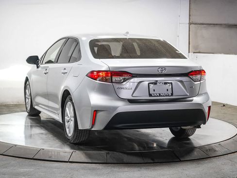 Certified 2026 Toyota Corolla LE w/ LE Premium Package FWD image 5