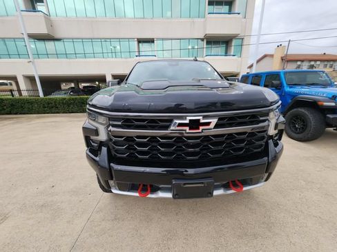 Used 2024 Chevrolet Silverado 1500 ZR2 w/ Technology Package AWD/4WD image 2