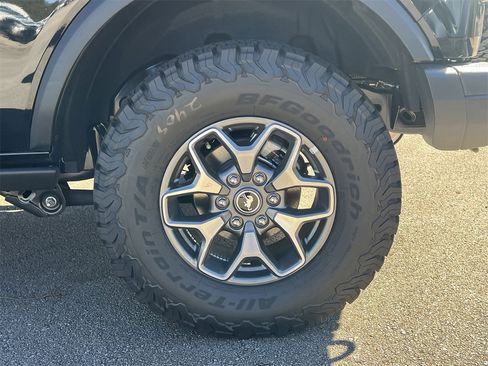 New 2025 Ford Bronco Badlands image 25