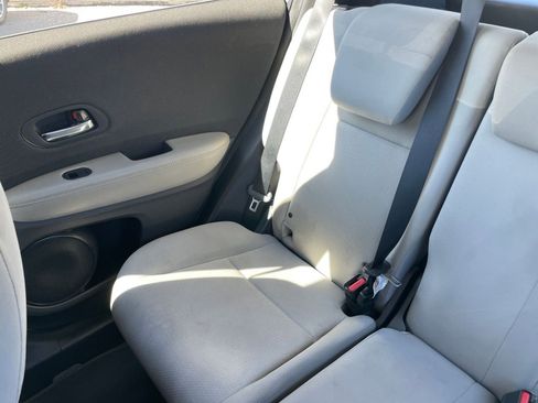 Used 2020 Honda HR-V LX image 37