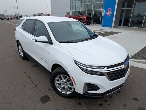 Used 2022 Chevrolet Equinox LT image 4