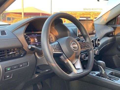 Used 2025 Nissan Sentra SV FWD image 8