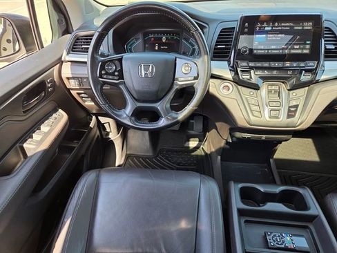 Used 2018 Honda Odyssey Touring image 16