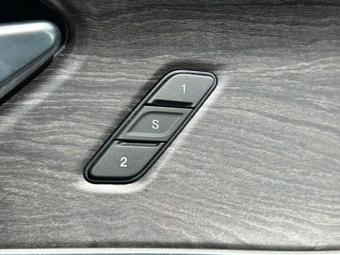 Used 2025 Jeep Grand Cherokee Limited RWD image 24