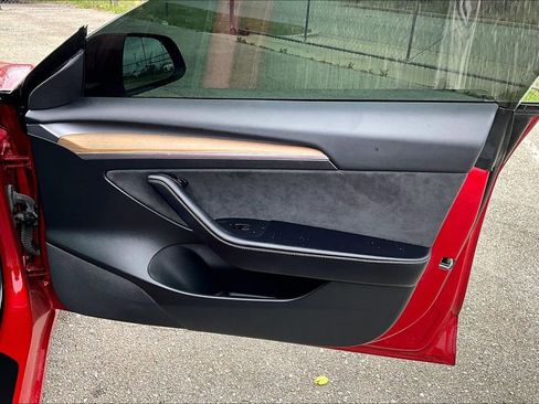 Used 2022 Tesla Model 3 Standard Range image 24