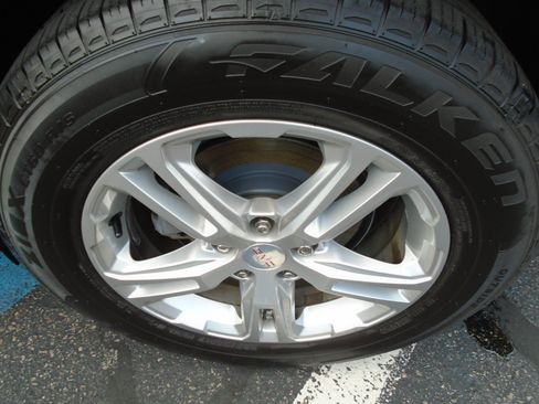 Used 2021 GMC Terrain SLE w/ Driver Convenience Package AWD/4WD image 16