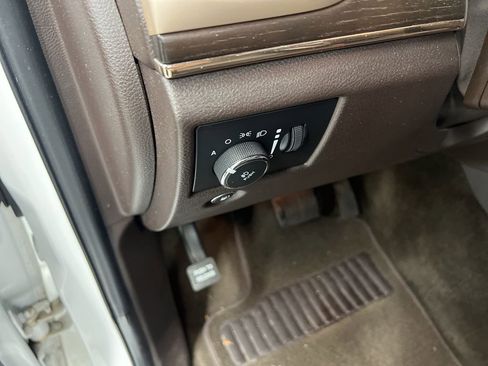 Used 2017 Jeep Grand Cherokee Summit image 17