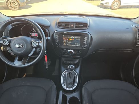 Used 2018 Kia Soul + FWD image 15