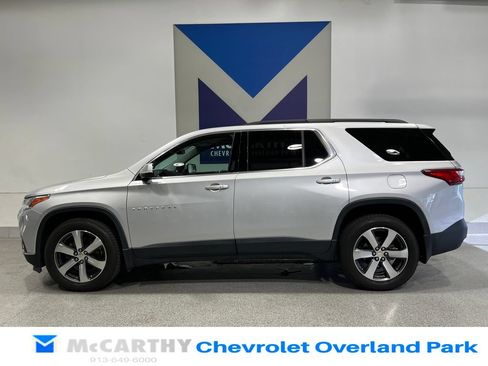 Used 2020 Chevrolet Traverse LT w/ LT Premium Package AWD/4WD image 8
