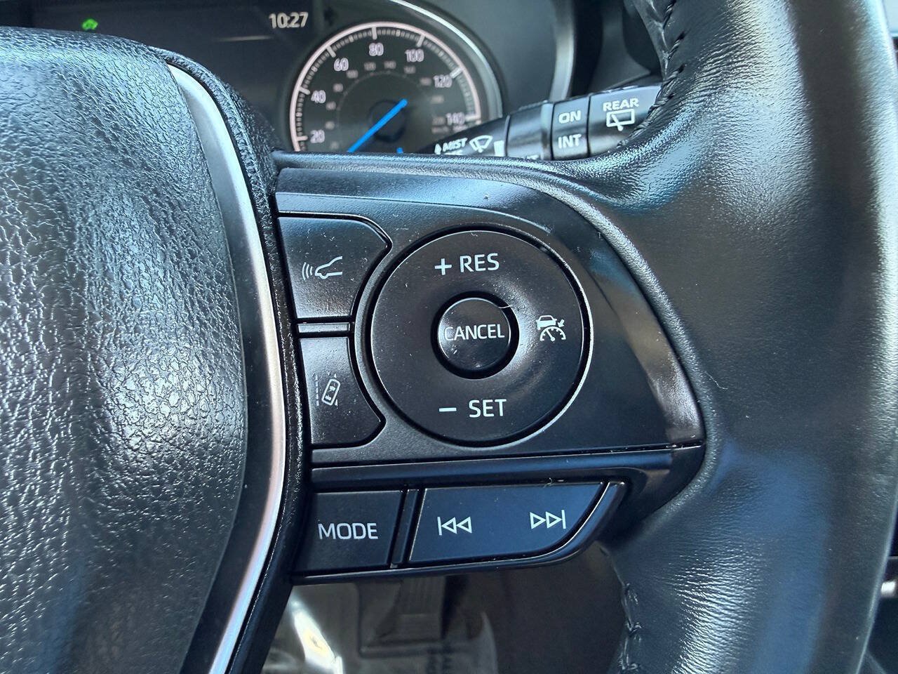 Used 2024 Toyota Venza LE AWD/4WD image 30