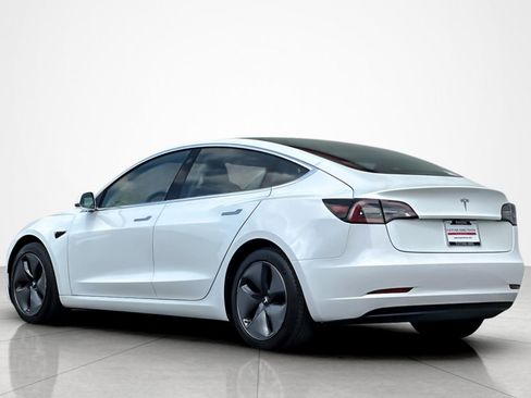 Used 2018 Tesla Model 3 Mid Range image 3