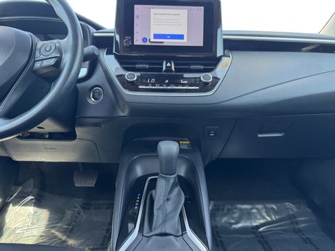Used 2025 Toyota Corolla LE w/ LE Premium Package FWD image 11