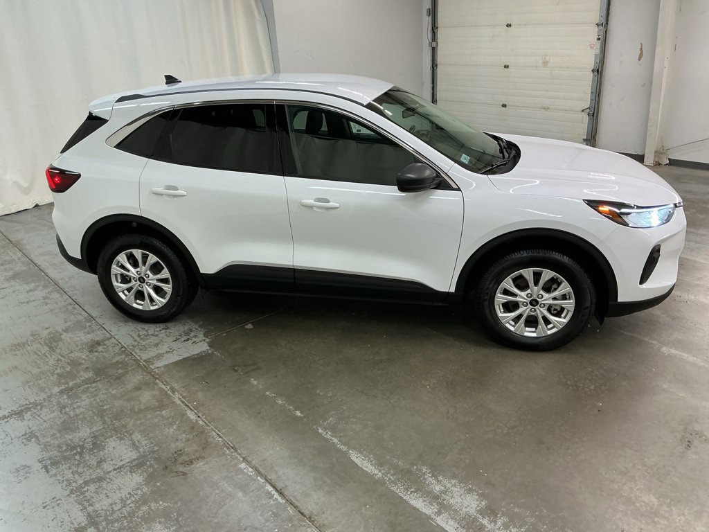 Used 2024 Ford Escape Active w/ Tech Pack #1 AWD/4WD image 13