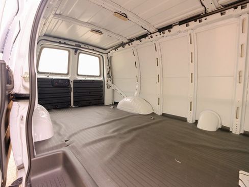 Used 2025 Chevrolet Express 2500 w/ Driver Convenience Package image 19