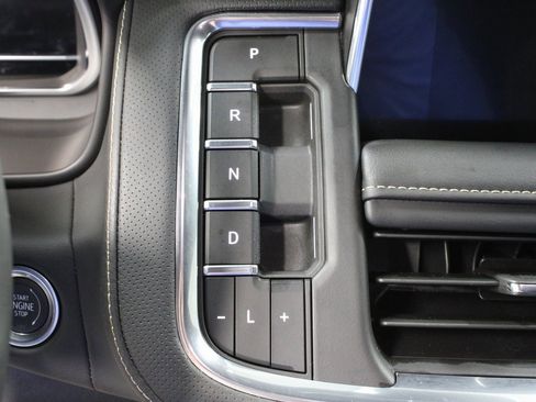 Used 2024 GMC Yukon XL SLT w/ SLT Luxury Package image 62