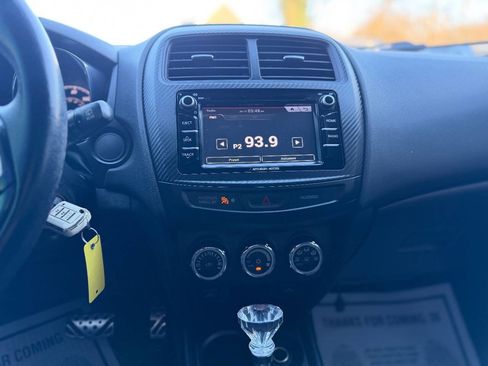 Used 2017 Mitsubishi Outlander Sport LE image 16