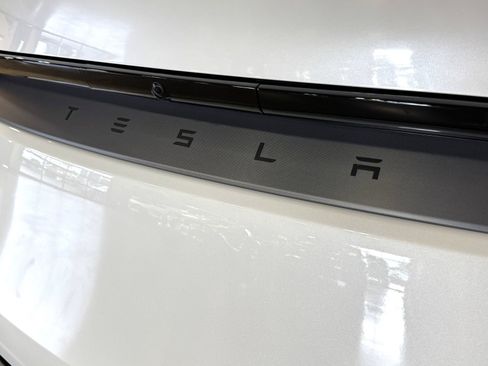 Used 2026 Tesla Model Y 2WD image 18
