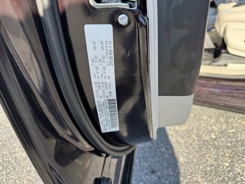 Used 2017 Chrysler Pacifica Touring-L Plus w/ Advanced Safetytec Group image 23