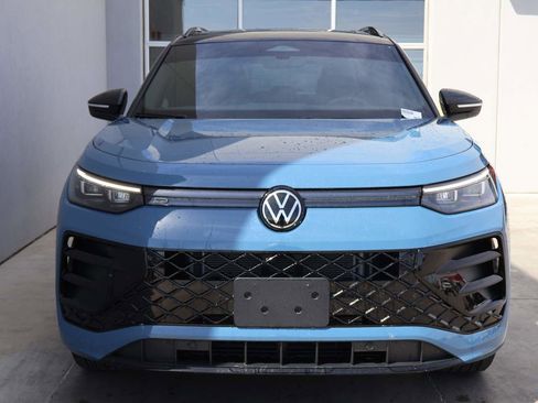 Used 2026 Volkswagen Tiguan SE R-Line image 5