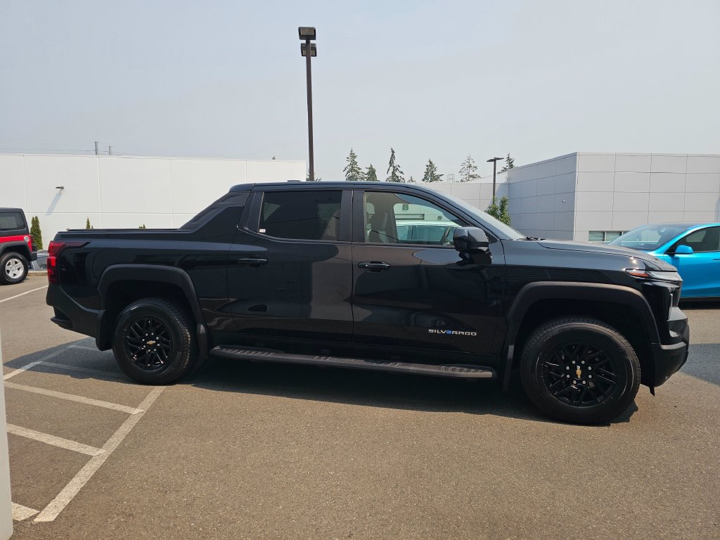 Used 2026 Chevrolet Silverado EV W/T AWD/4WD image 8