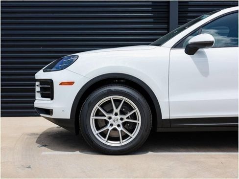 Certified 2025 Porsche Cayenne Coupe AWD/4WD image 11
