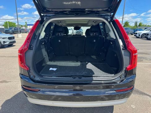 Used 2022 Volvo XC90 T6 Momentum w/ Climate Package AWD/4WD image 13