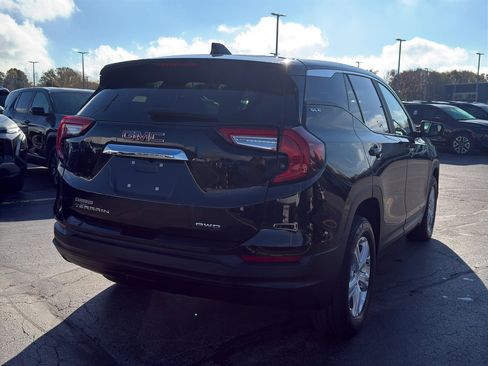 Used 2024 GMC Terrain SLE image 5