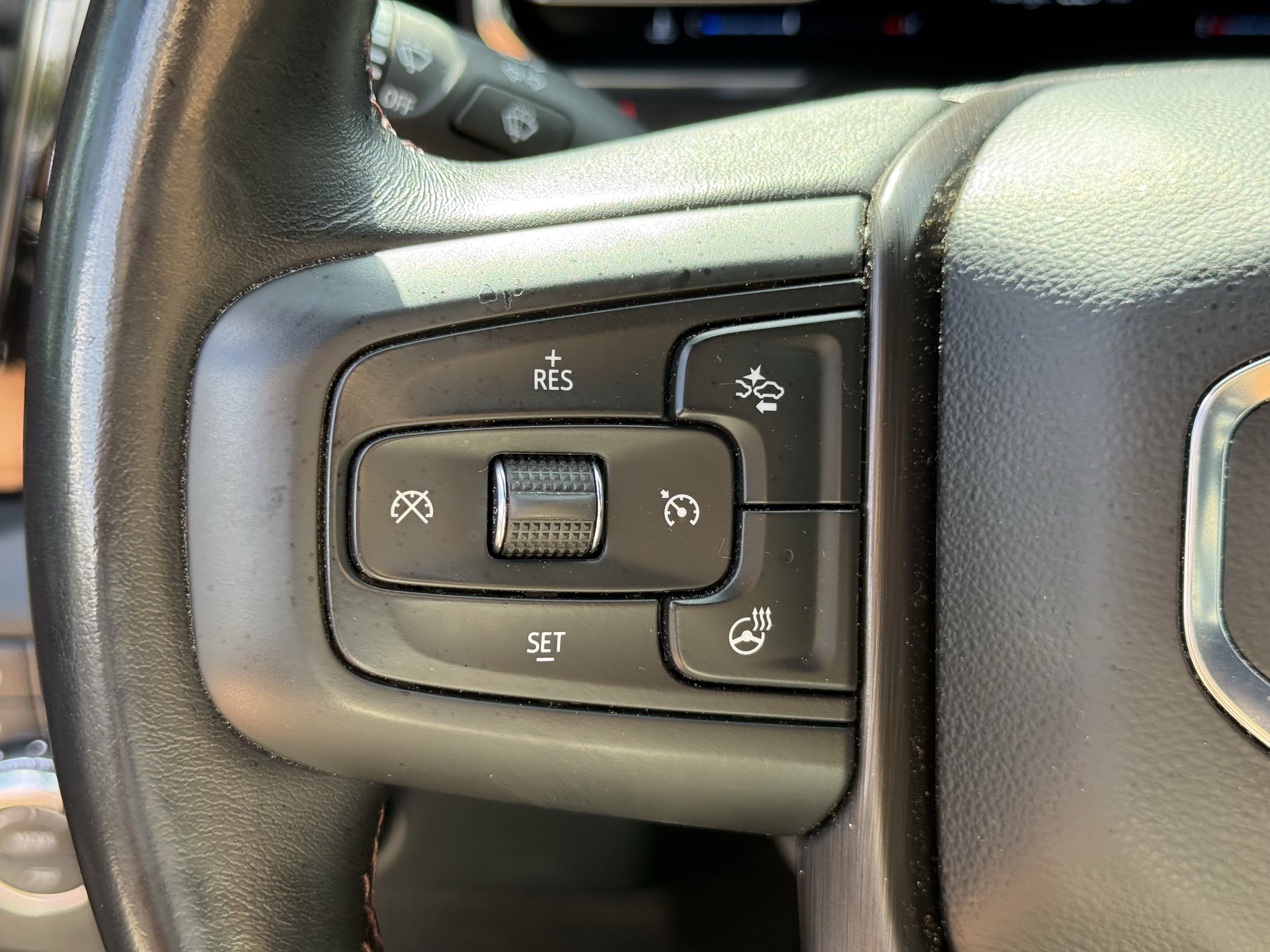 Used 2025 GMC Sierra 2500 AT4X AWD/4WD image 15