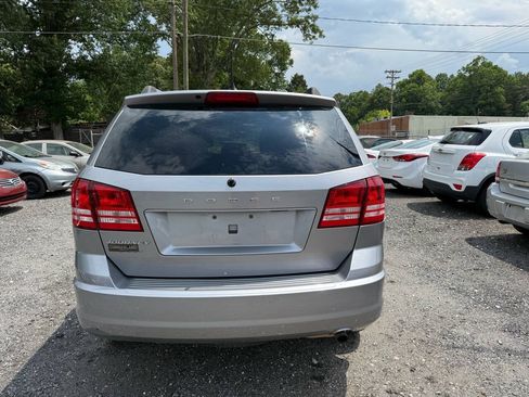 Used 2017 Dodge Journey SE w/ Flexible Seating Group FWD image 9