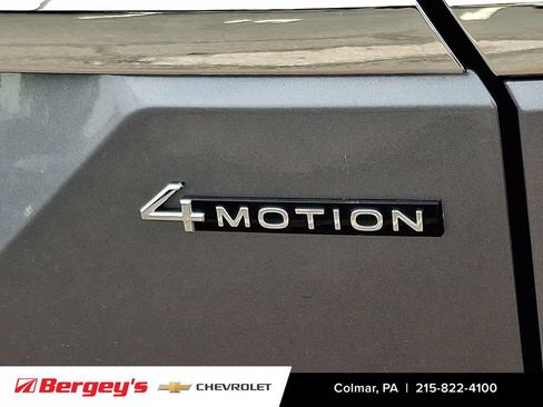Used 2025 Volkswagen Atlas SE AWD/4WD image 35