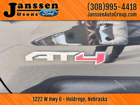 Used 2021 GMC Sierra 1500 AT4 w/ AT4 Value Package AWD/4WD image 15