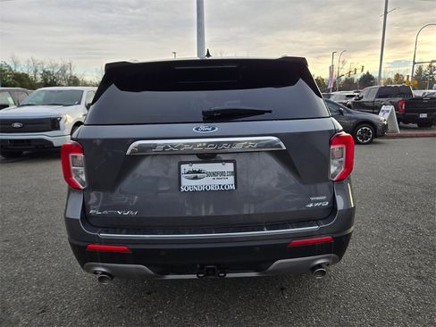 Used 2022 Ford Explorer Platinum w/ Technology Package image 6