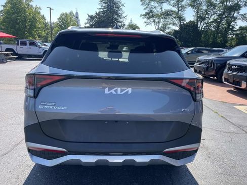 Used 2023 Kia Sportage EX AWD/4WD image 4