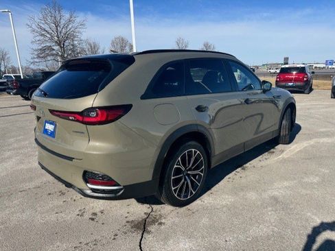 Used 2025 MAZDA CX-70 Plug-In Hybrid w/ Premium Plus image 8