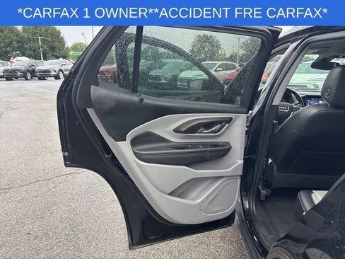 Used 2023 GMC Terrain SLT image 22