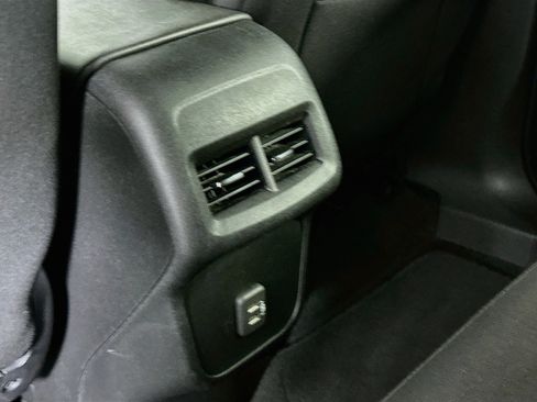 Used 2019 Chevrolet Equinox LT FWD image 26