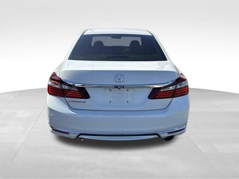 Used 2017 Honda Accord LX image 5