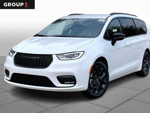 New 2026 Chrysler Pacifica Select w/ S Appearance Package FWD image 1