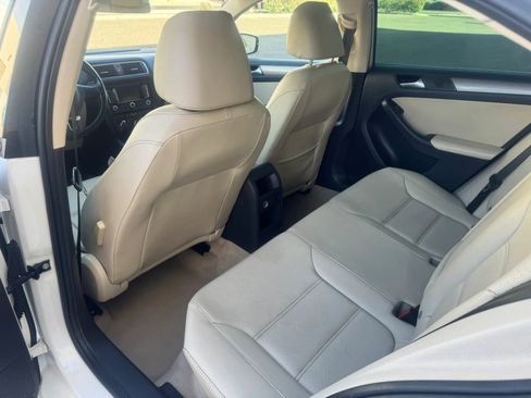 Used 2013 Volkswagen Jetta TDI FWD image 16